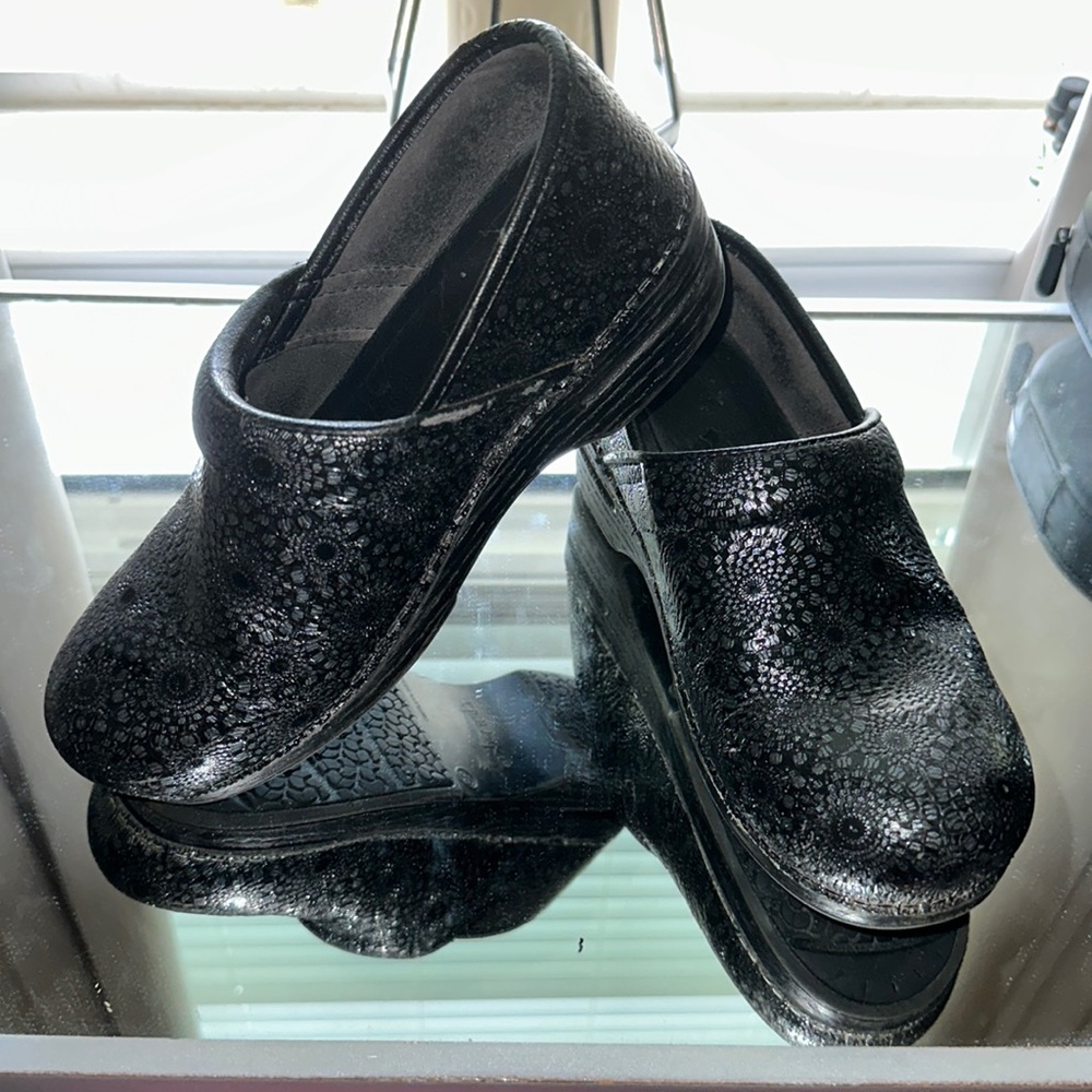 Dansko size 38